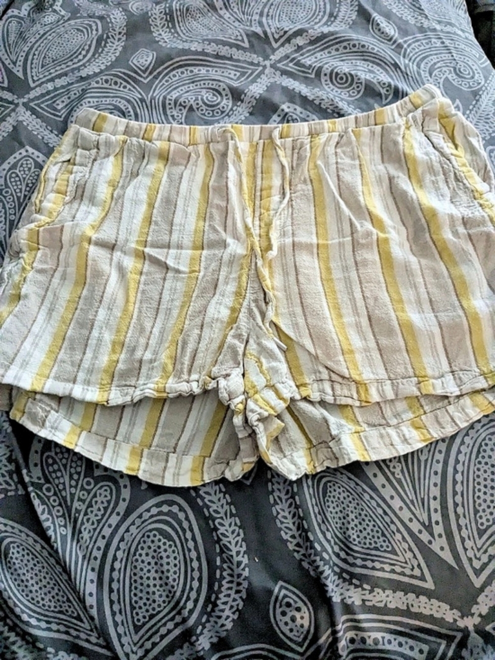land 'n sea Striped High Waist Shorts in Yellow & White